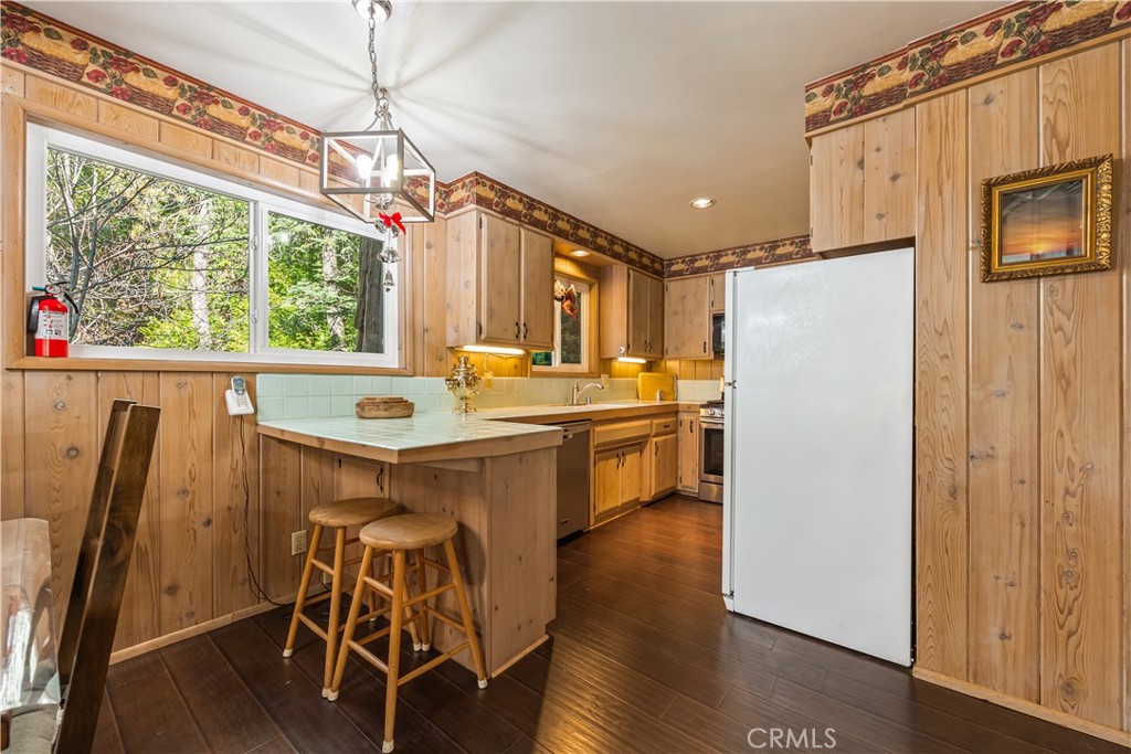 225 Fremont Road Lake Arrowhead, CA 92352 - Photo 18 of 49