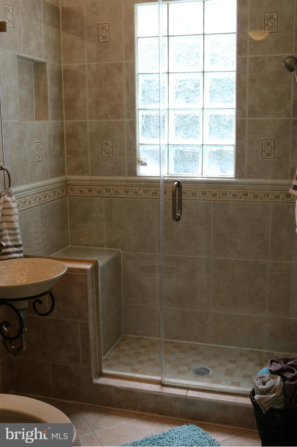 1915 Ware Road Falls Church, VA 22043 - Photo 11 of 30 Bath