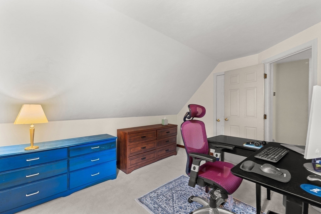 71 Pondview Circle Taunton, MA 02780 - Photo 22 of 33