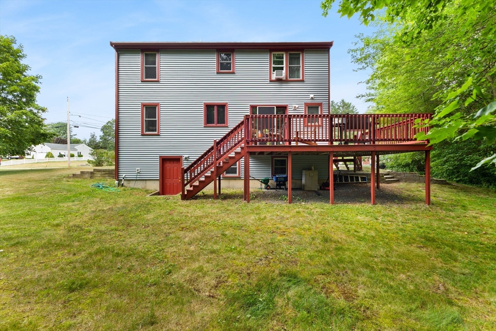 71 Pondview Circle Taunton, MA 02780 - Photo 4 of 33