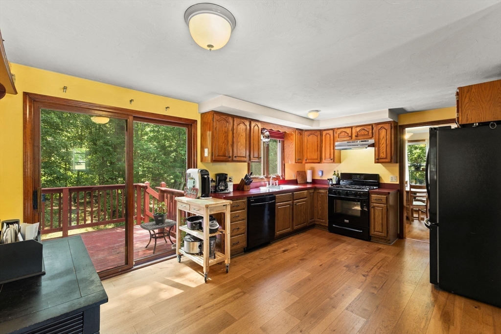 71 Pondview Circle Taunton, MA 02780 - Photo 5 of 33