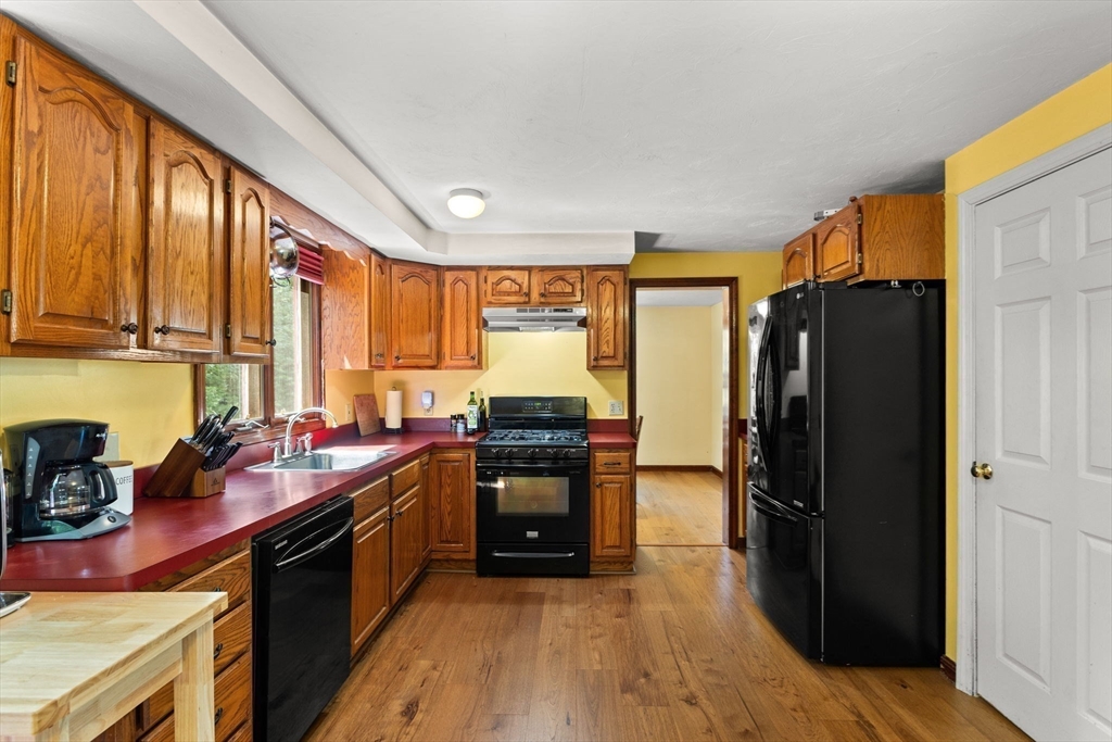71 Pondview Circle Taunton, MA 02780 - Photo 7 of 33