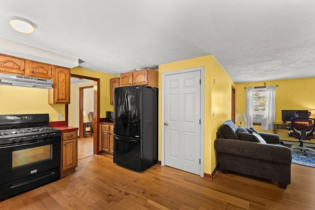 71 Pondview Circle Taunton, MA 02780 - Photo 8 of 33