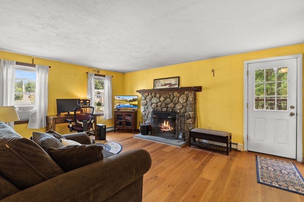 71 Pondview Circle Taunton, MA 02780 - Photo 10 of 33