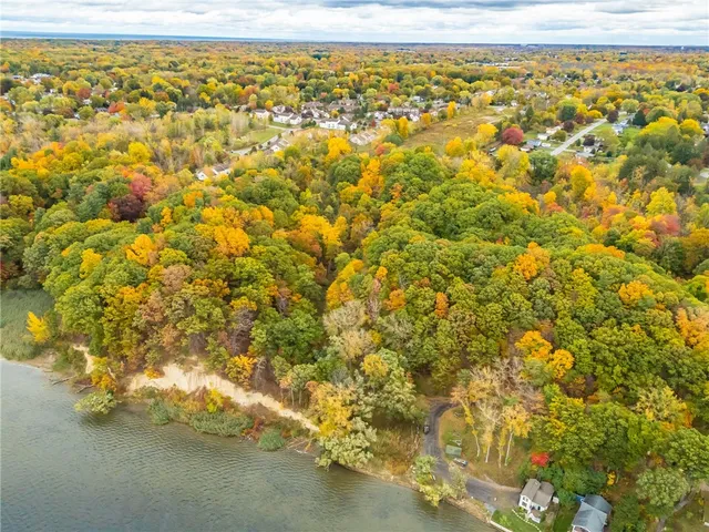 $1,750,000 | 70 Avalon Trail, Penfield, NY 14580