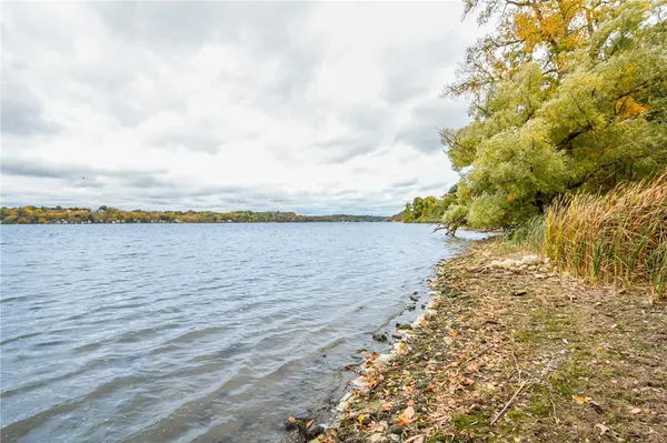 $1,750,000 | 70 Avalon Trail, Penfield, NY 14580