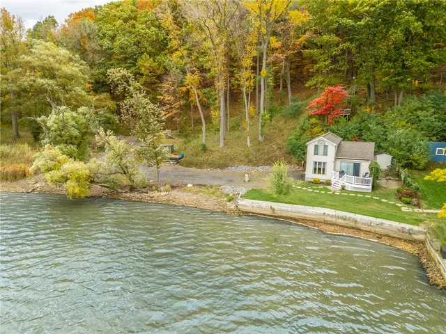 $1,750,000 | 70 Avalon Trail, Penfield, NY 14580