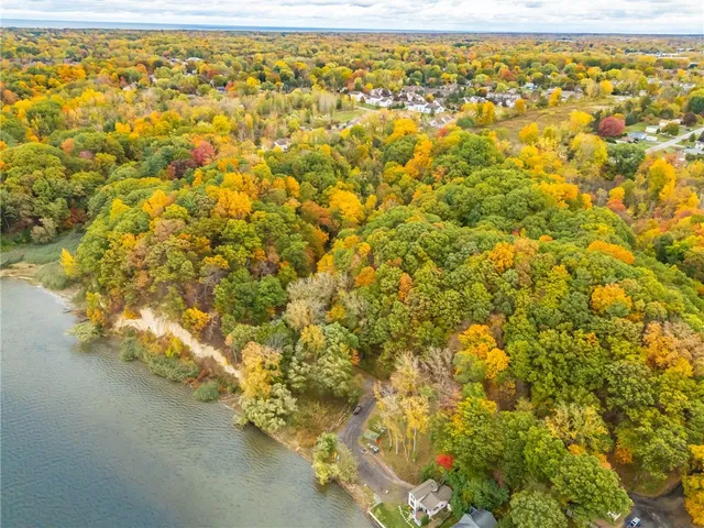 $1,750,000 | 70 Avalon Trail, Penfield, NY 14580