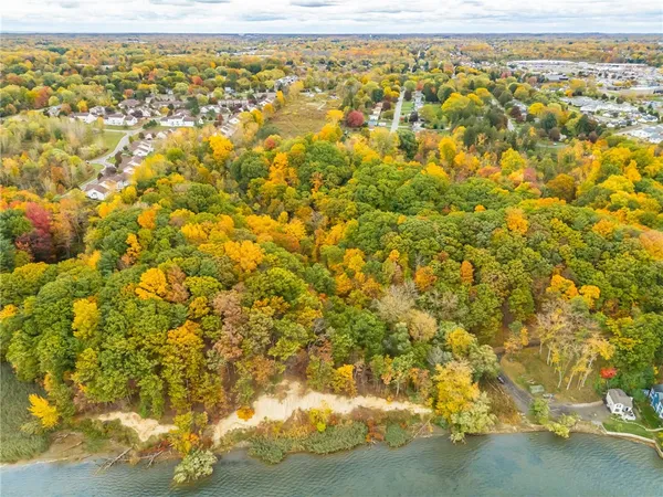 $1,750,000 | 70 Avalon Trail, Penfield, NY 14580