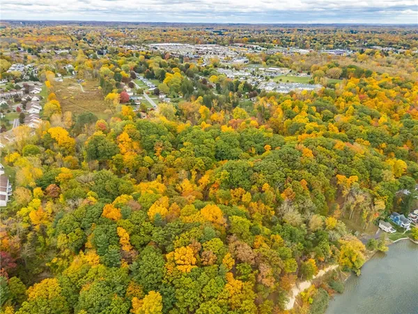 $1,750,000 | 70 Avalon Trail, Penfield, NY 14580