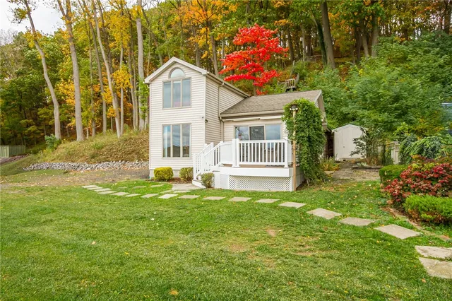 $1,750,000 | 70 Avalon Trail, Penfield, NY 14580