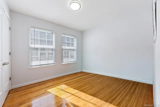 $3,900 | 22 Dunwood Road, Unit A FIRST, Port Washington, NY 11050