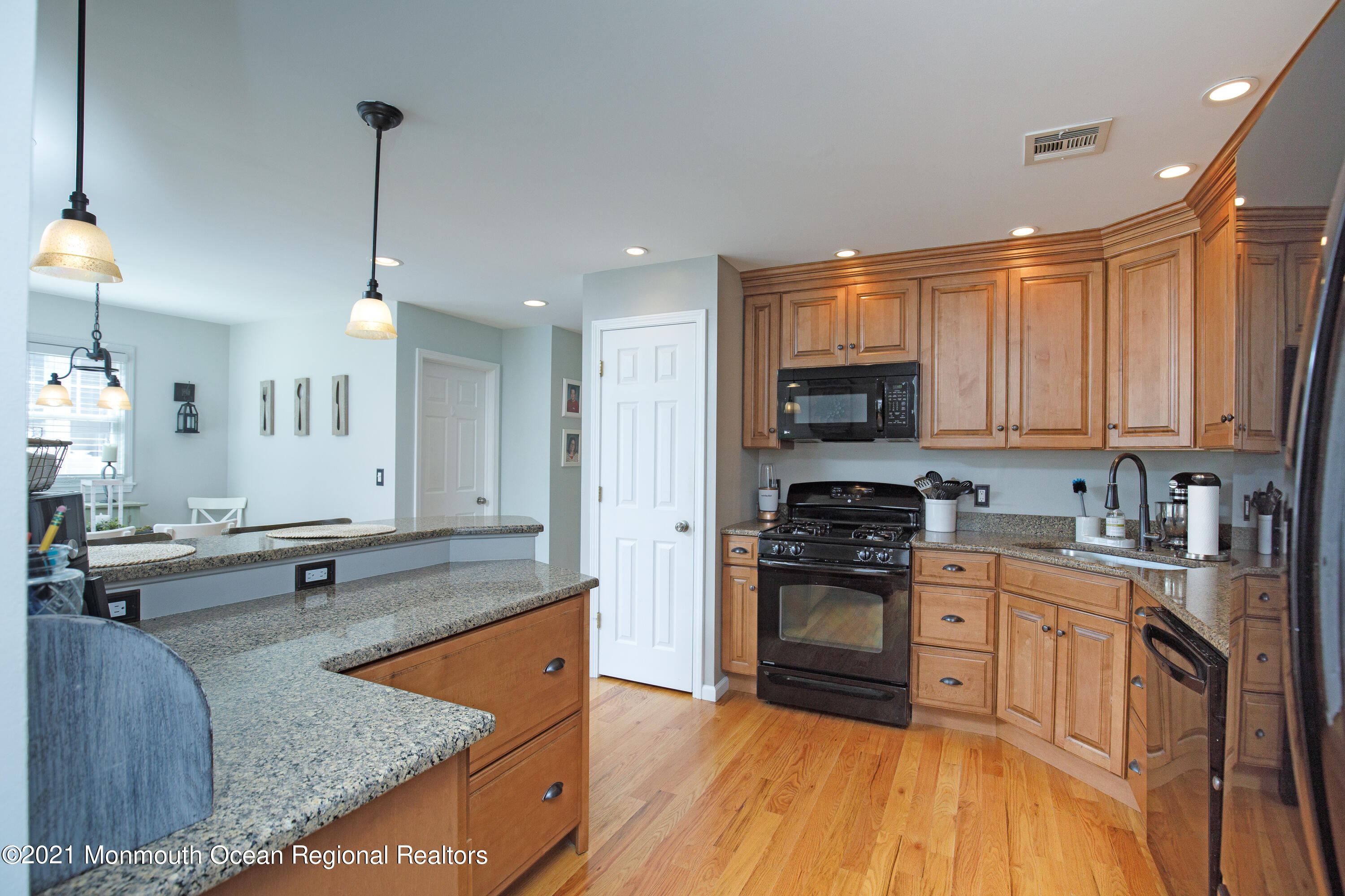 1167 Ridgefield Drive Point Pleasant, NJ 08742 - Photo 18 of 65 Kitchen