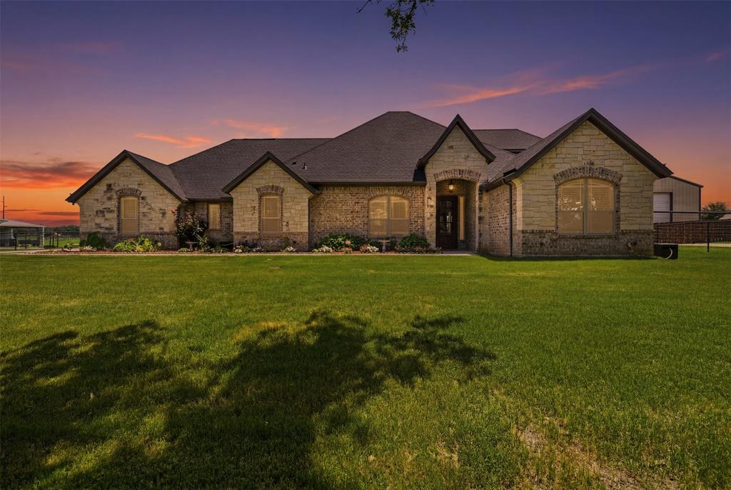 3216 Knob Road Springtown, TX 76082 - Photo 5 of 40
