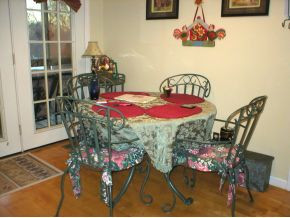 189 Young Road Johnson City, TN 37604 - Photo 4 of 12 Breakfast Nook Eating Area