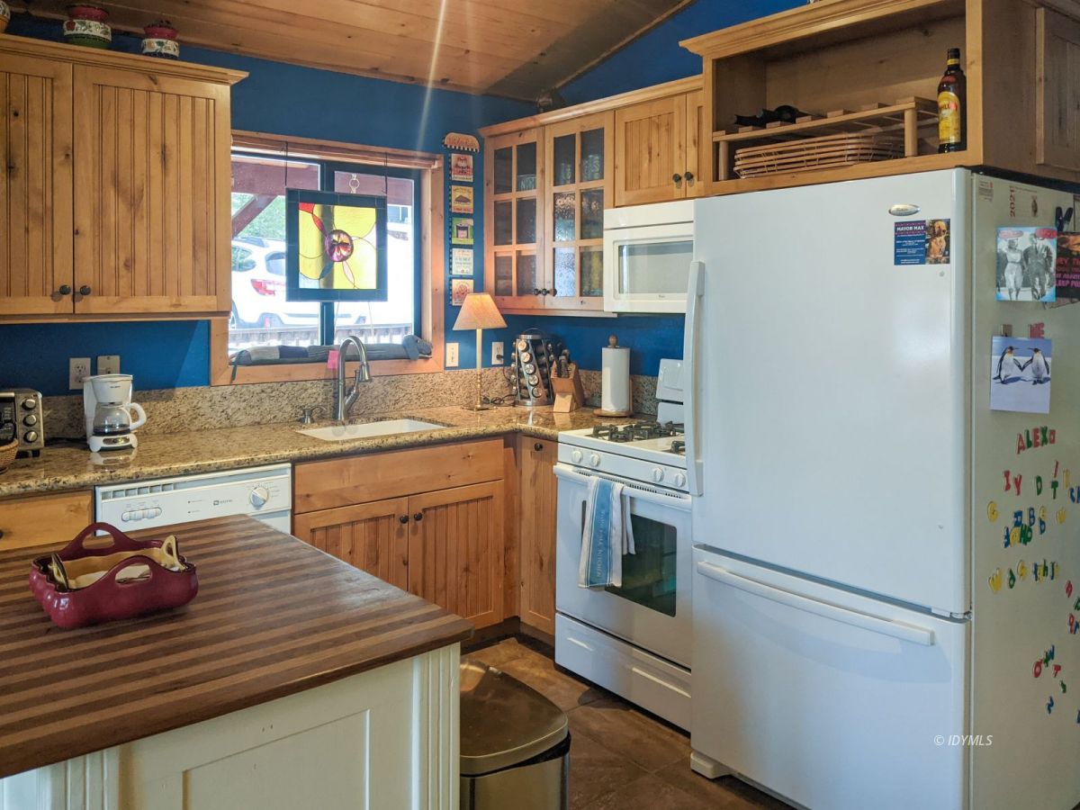 52790 Idyllmont Road Idyllwild, CA 92549 - Photo 22 of 65 Untitled