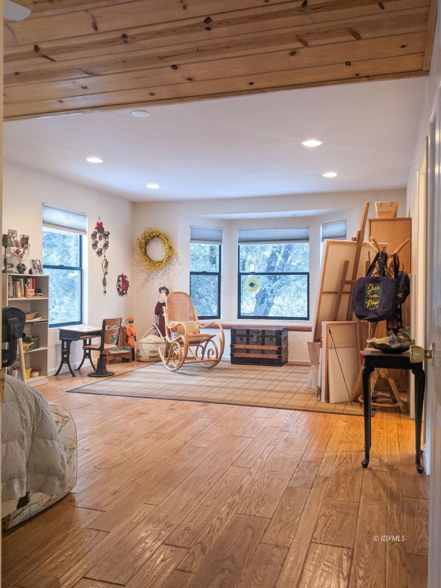 52790 Idyllmont Road Idyllwild, CA 92549 - Photo 28 of 65 a view of a room with gym equipment