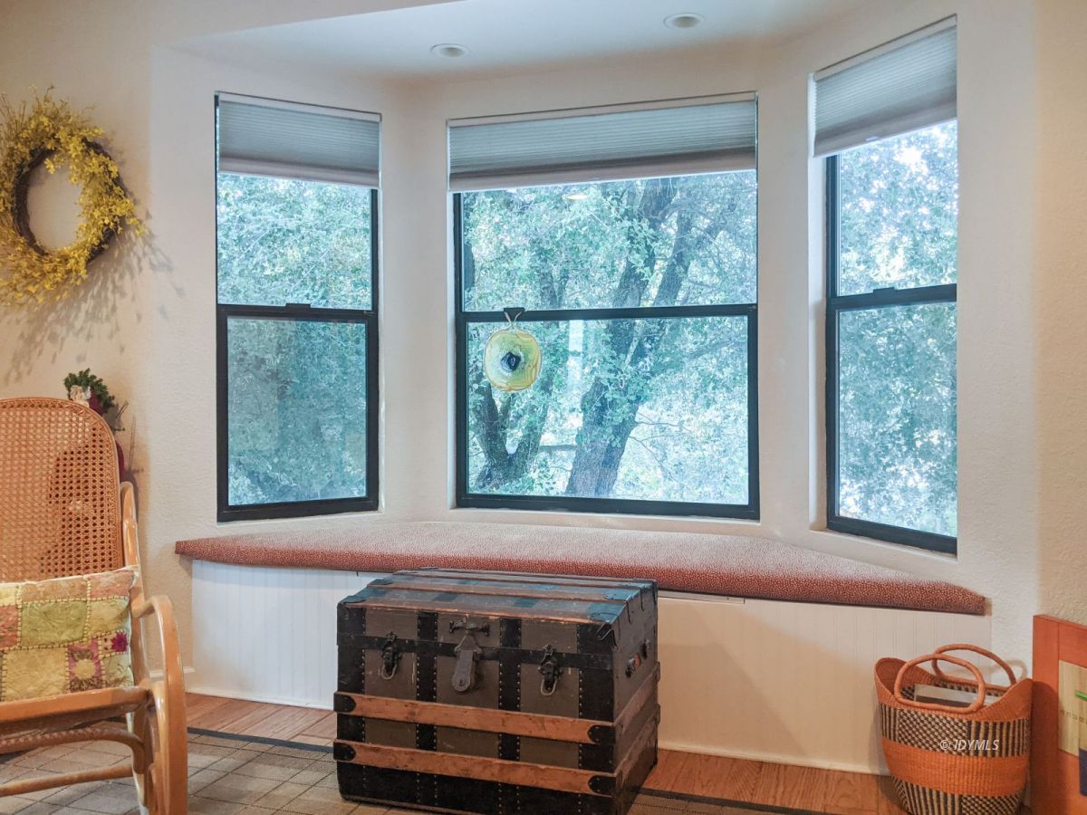 52790 Idyllmont Road Idyllwild, CA 92549 - Photo 31 of 65 a view of entryway with furniture and a window