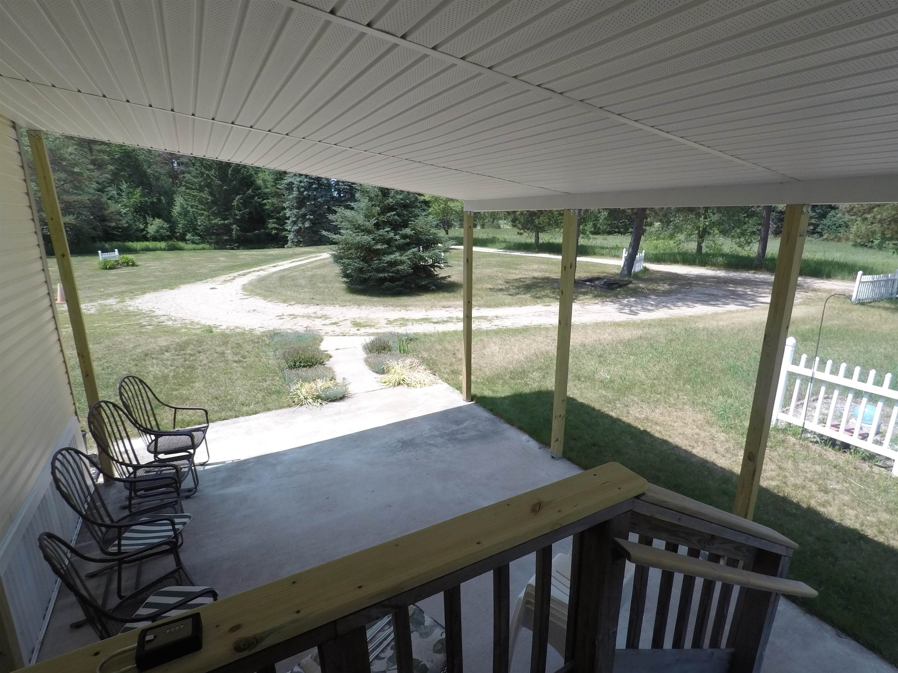 736 North 29 Road Cadillac, MI 49601 - Photo 10 of 33