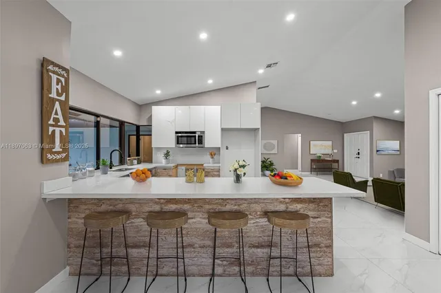 $924,900 | 4490 Southwest 105th Avenue, Davie, FL 33328