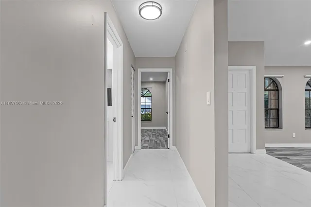 $924,900 | 4490 Southwest 105th Avenue, Davie, FL 33328