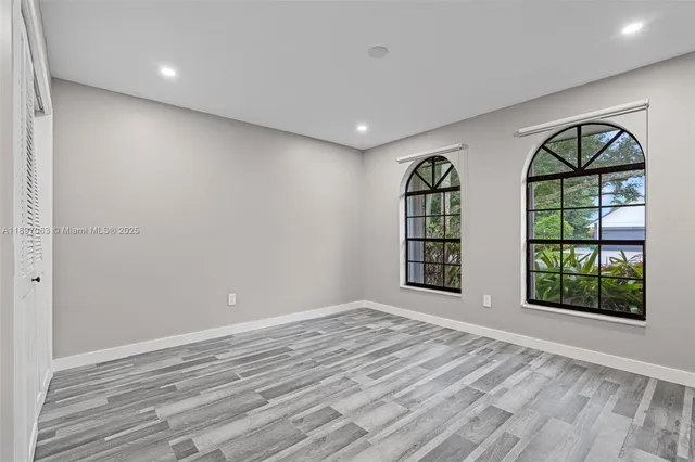 $924,900 | 4490 Southwest 105th Avenue, Davie, FL 33328