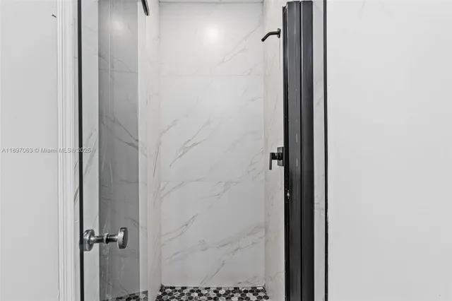 $924,900 | 4490 Southwest 105th Avenue, Davie, FL 33328