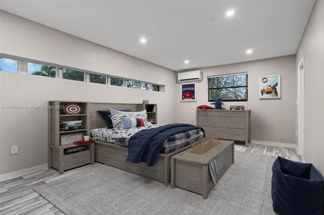 $924,900 | 4490 Southwest 105th Avenue, Davie, FL 33328