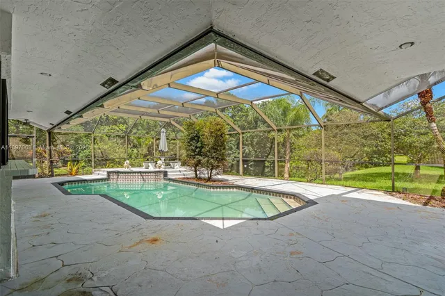 $924,900 | 4490 Southwest 105th Avenue, Davie, FL 33328