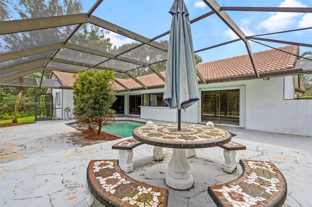 $924,900 | 4490 Southwest 105th Avenue, Davie, FL 33328