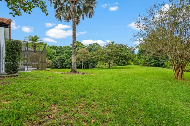 $924,900 | 4490 Southwest 105th Avenue, Davie, FL 33328