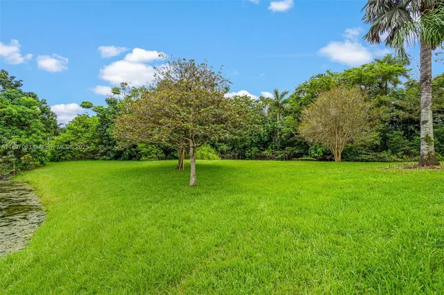 $924,900 | 4490 Southwest 105th Avenue, Davie, FL 33328