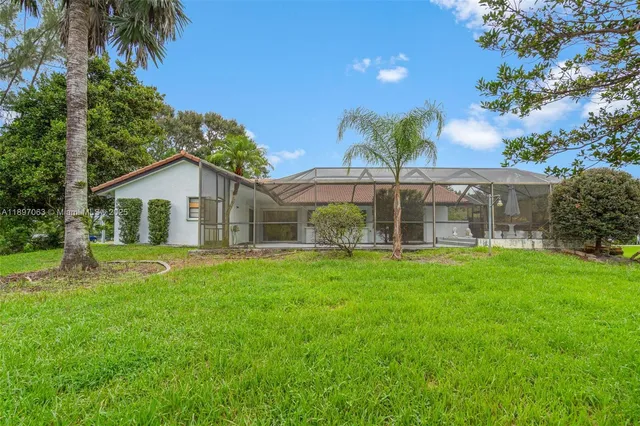$924,900 | 4490 Southwest 105th Avenue, Davie, FL 33328