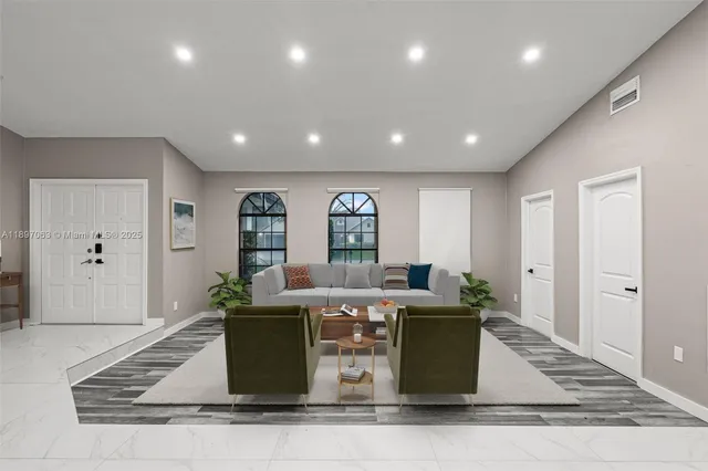 $924,900 | 4490 Southwest 105th Avenue, Davie, FL 33328