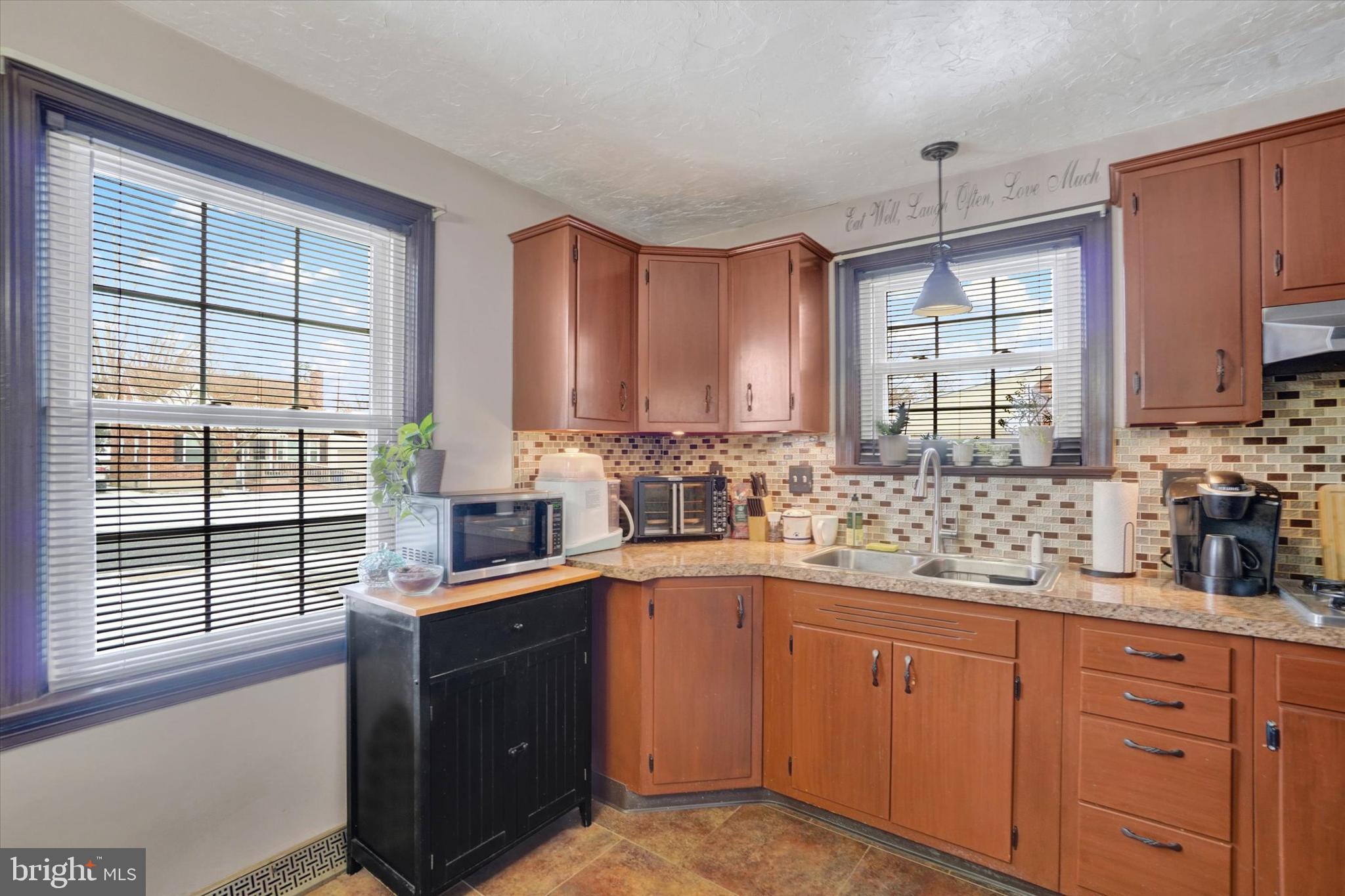 2006 Orange Street York, PA 17404 - Photo 9 of 28