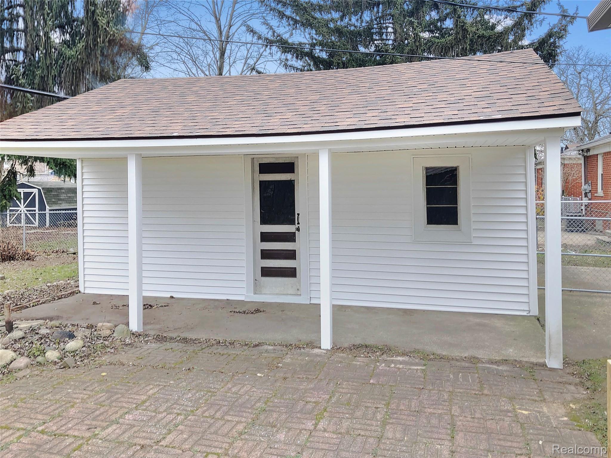2873 Harvard Road Berkley, MI 48072 - Photo 11 of 12 16389085880082873_Harvard_Bertateam@kw.com00020_probr_1_probr_2_probr_3_probr