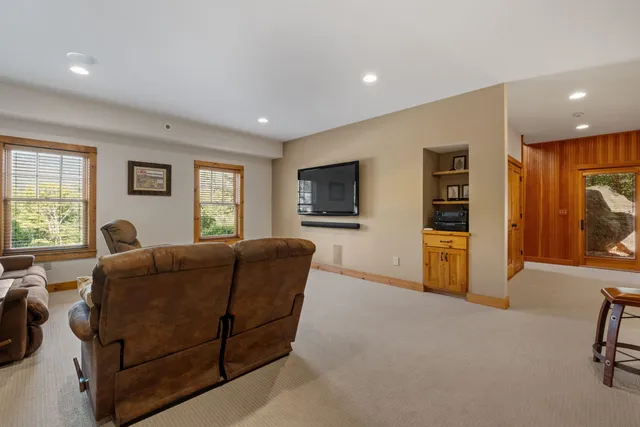 $2,300,000 | 7 Hay Hill Road, Lincoln, NH 03251