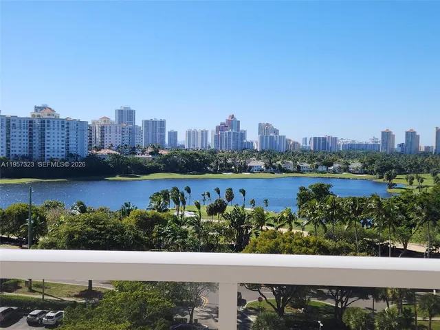 $2,500 | 3701 North Country Club Drive, Unit 1004, Aventura, FL 33180
