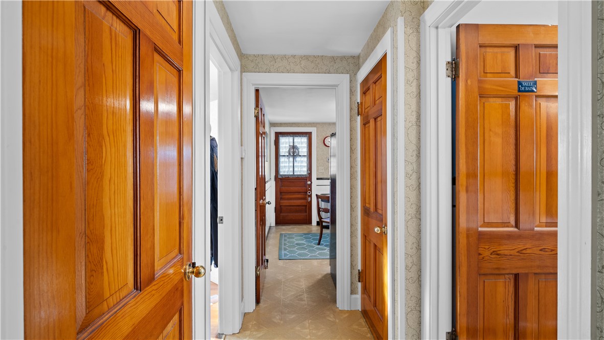 57 Delway Road Cranston, RI 02910 - Photo 12 of 36