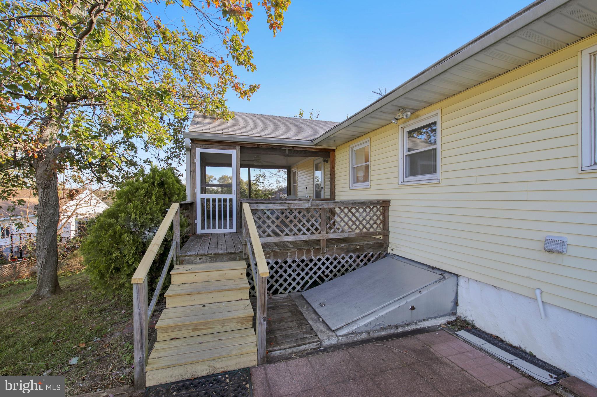 216 Cloverhill Road Pasadena, MD 21122 - Photo 8 of 35 Gallery Image 8