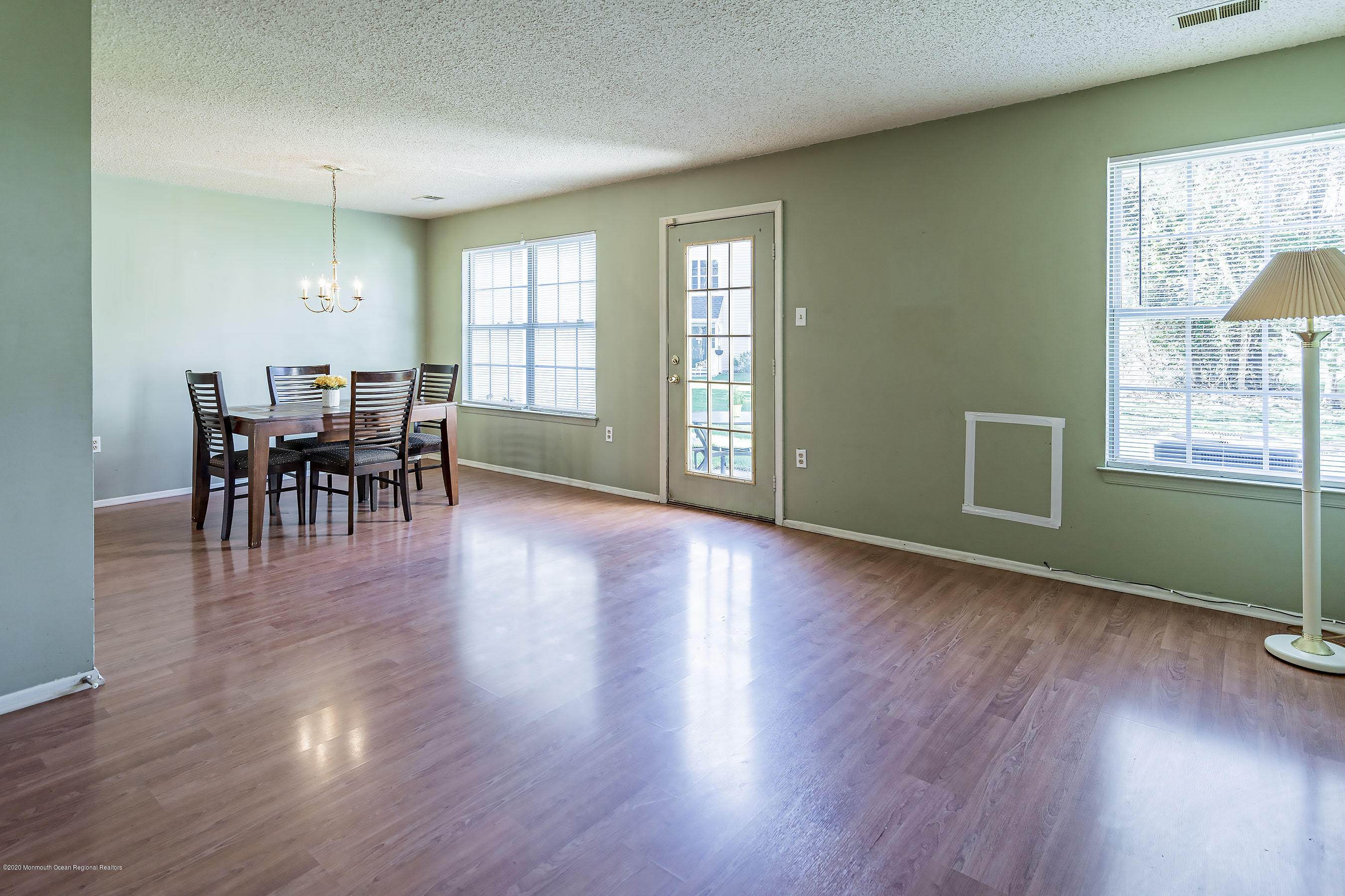 202 Iris Way Brick, NJ 08724 - Photo 16 of 31 Living Dining1