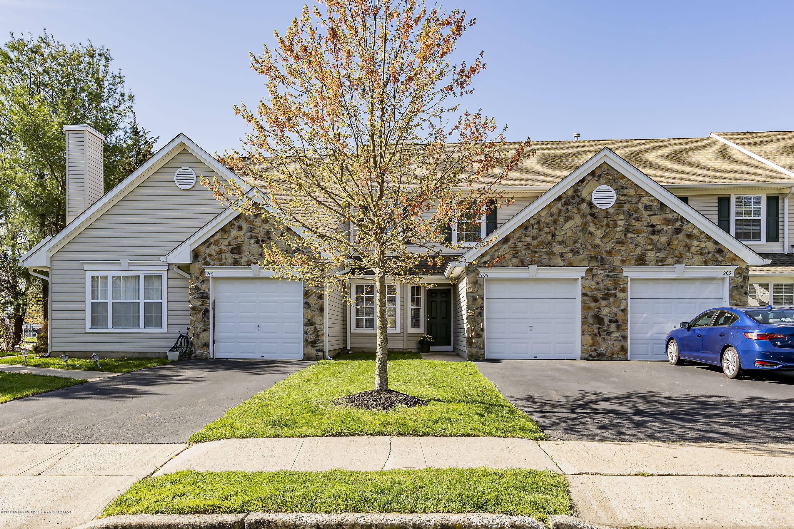 202 Iris Way Brick, NJ 08724 - Photo 3 of 31 Front2