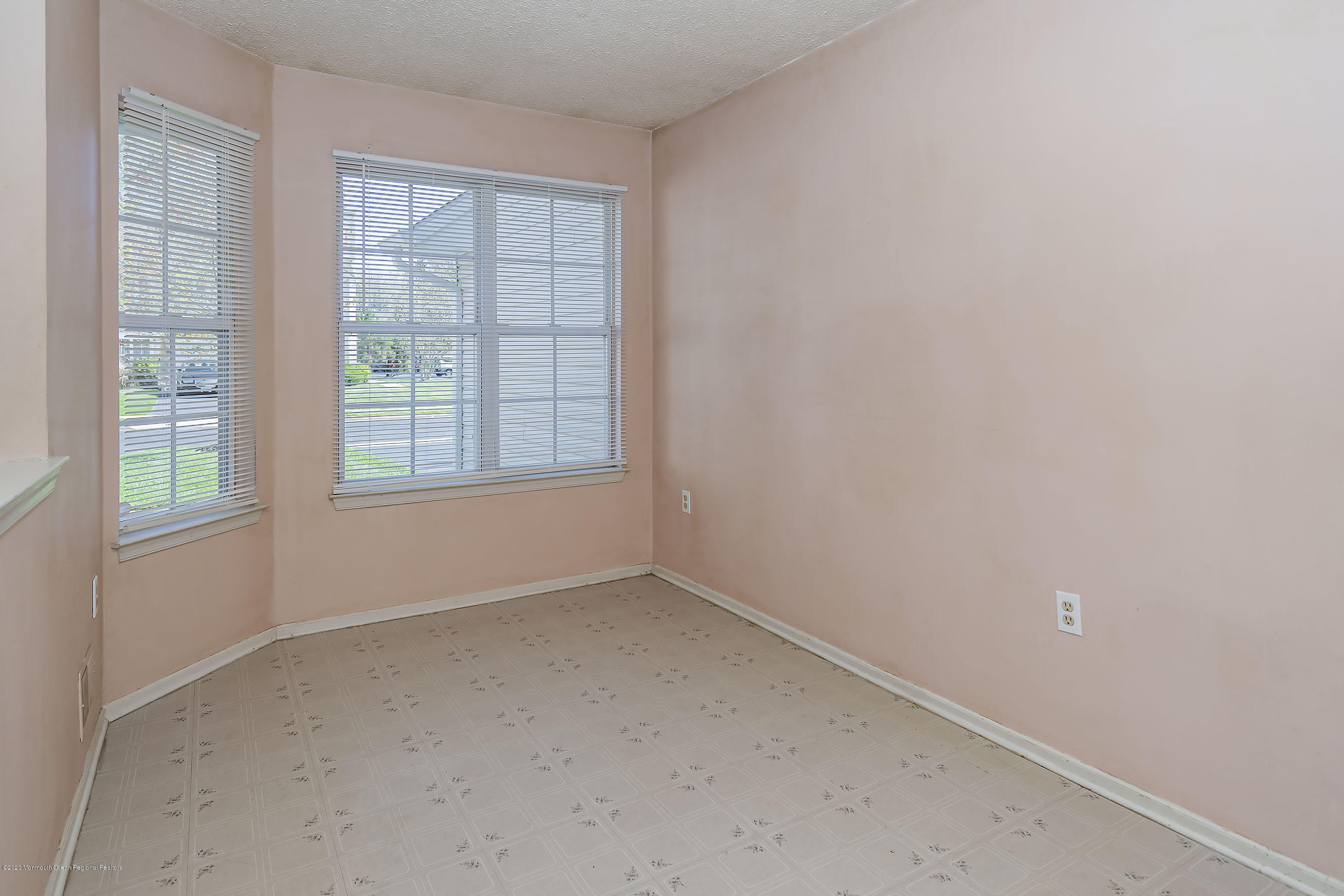 202 Iris Way Brick, NJ 08724 - Photo 7 of 31 Breakfast1