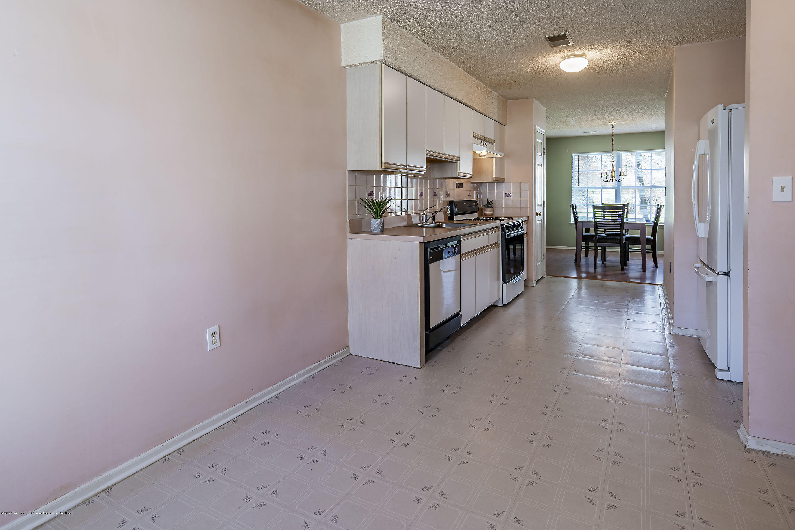 202 Iris Way Brick, NJ 08724 - Photo 8 of 31 Breakfast2