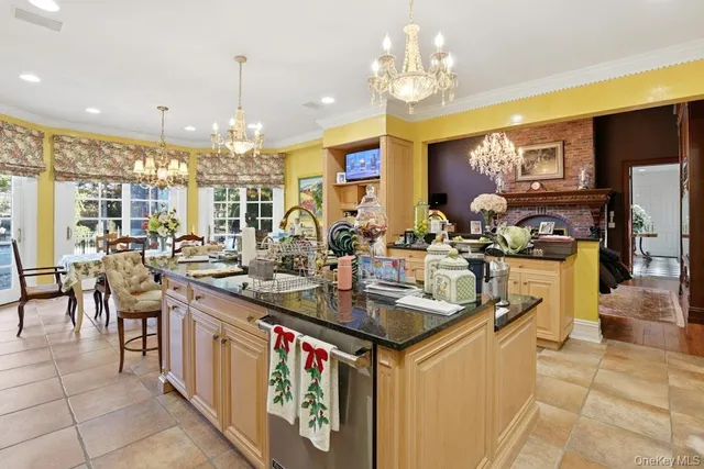 $4,400,000 | 1 Beech Tree Lane, Glen Head, NY 11545