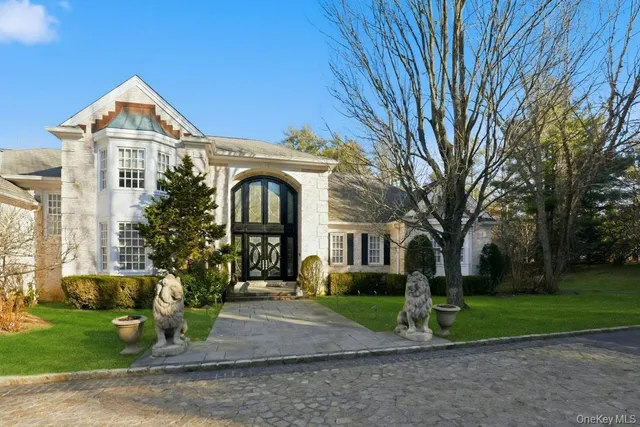 $4,400,000 | 1 Beech Tree Lane, Glen Head, NY 11545