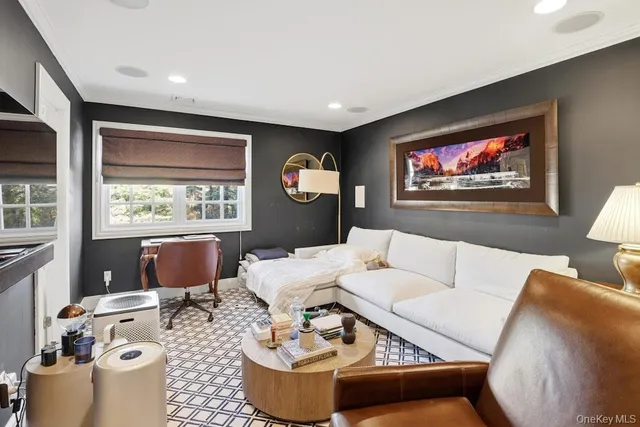 $4,400,000 | 1 Beech Tree Lane, Glen Head, NY 11545