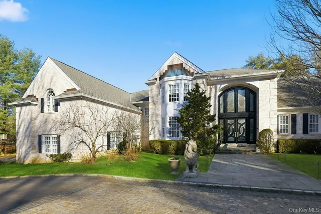 $4,400,000 | 1 Beech Tree Lane, Glen Head, NY 11545