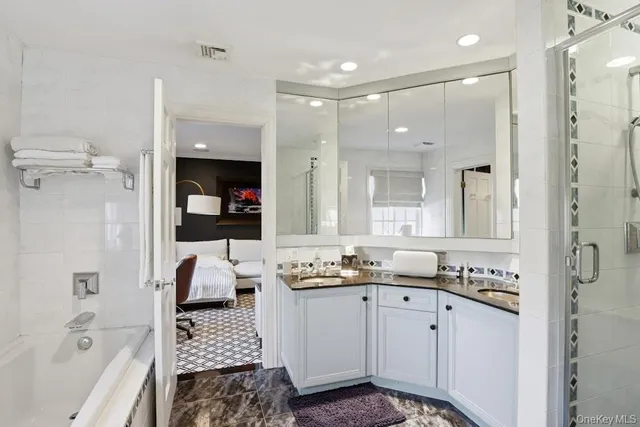 $4,400,000 | 1 Beech Tree Lane, Glen Head, NY 11545