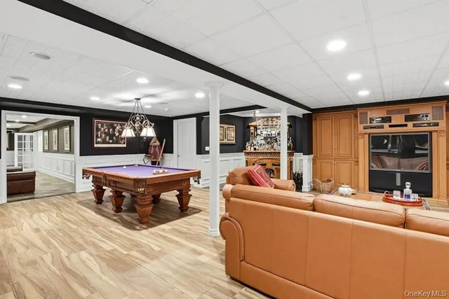 $4,400,000 | 1 Beech Tree Lane, Glen Head, NY 11545